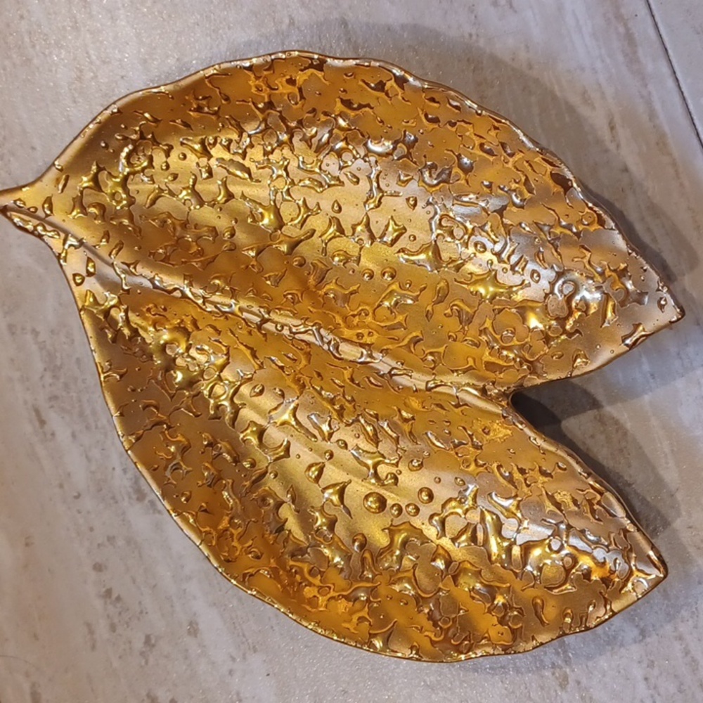 Weeping Bright Gold Hand Decorated Vintage 22 Karat Gold Sectioned Leaf Dish
